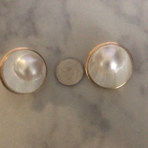 14k Gold Mabe’ Pearls earrings - Picture 5 of 5